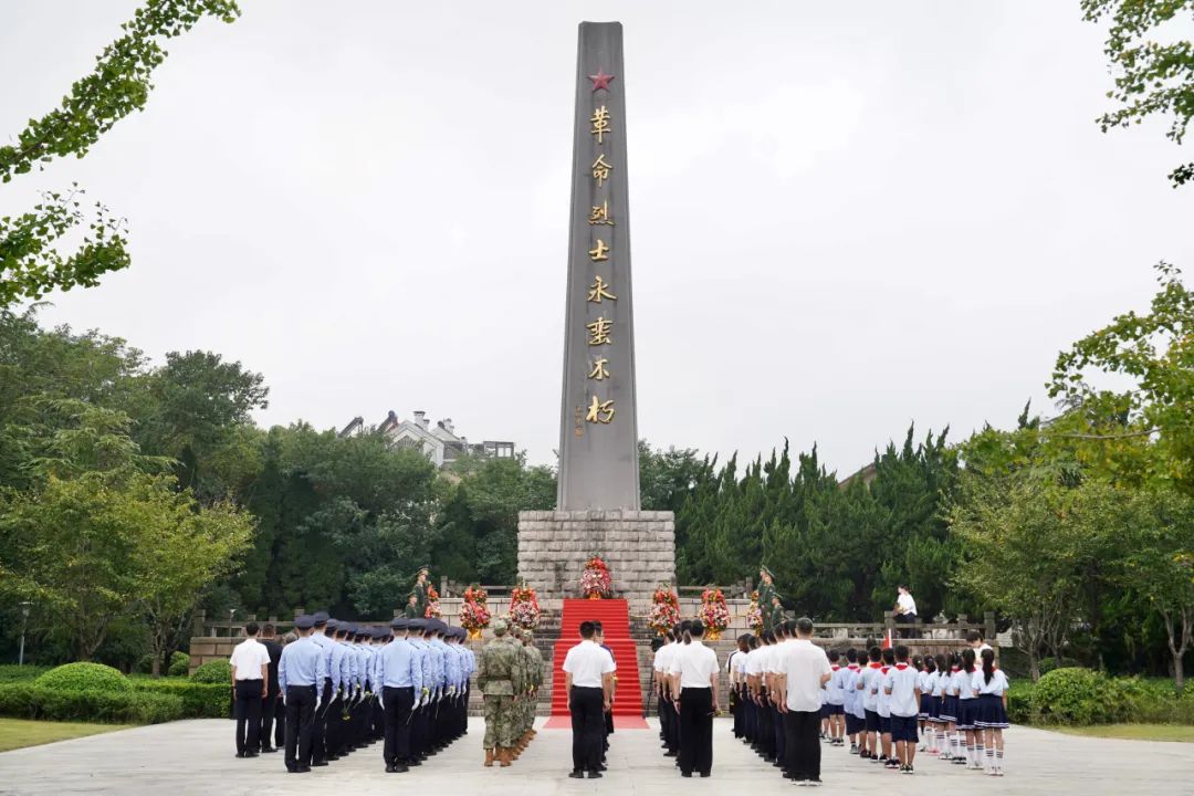 半岛体育-桐乡烈士新添动力，为荣誉而战